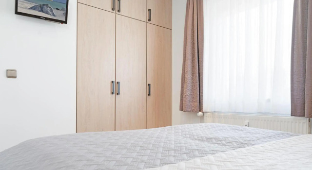 Ferienwohnung Deichblick mit Terrasse m Kaiserhof 1