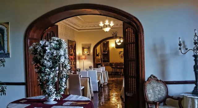 Hotel Boutique Circasiana Palace, Забронировать Бутик-отель Кито Сьерра, рядом с Del Arbolito Park