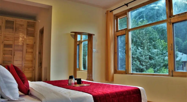 Nirvana Classic With Balcony Mountain view, Забронировать Отель Отели Манали с завтраком, Завтраки
