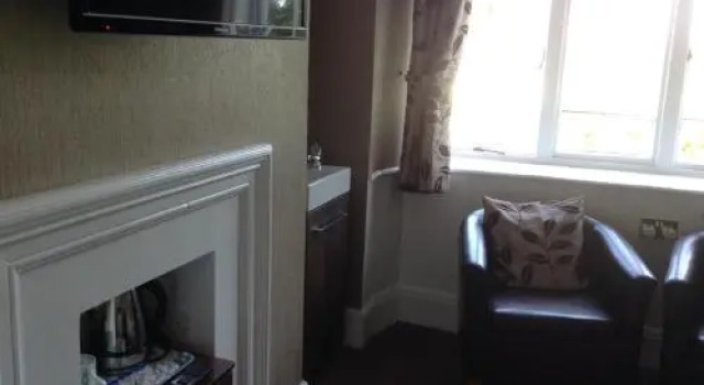 Braehead Guest House, Забронировать Гостевой дом Отели Инвернесс с парковкой, рядом с Природный заповедник Меркинч, Парковка