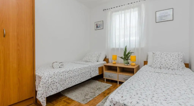 Luton Apartments, Zadar - Kozino, Heated Pool & Hot Tub, Забронировать Апартаменты/квартира Задар Задарская жупания, рядом с Пляж Дикло