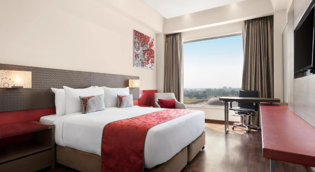 Двухместный номер Deluxe Ramada by Wyndham Lucknow Hotel and Convention Center