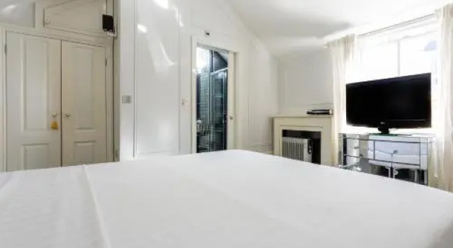 Stanhope Mews West II by Onefinestay