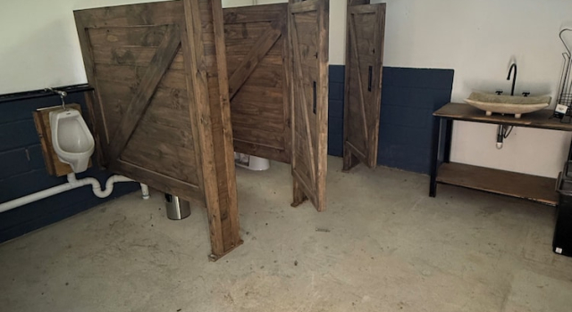 Кровать в общем номере KRITAJNA SAFARi LODGE