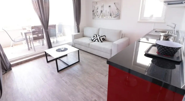 Апартаменты Deluxe Apartments & Rooms Danivan Pool Villas - Off site breakfast available