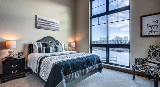 Scl-402 The Good Life, Book Hotel Sandpoint 