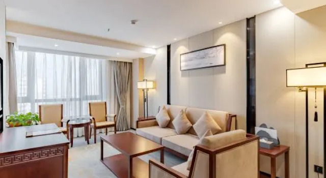 Люкс Deluxe Huayuan International Hotel