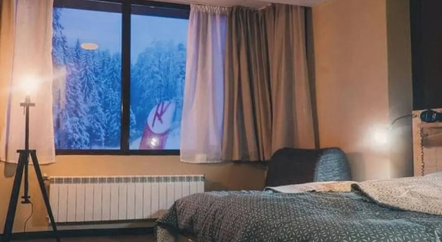 Коттедж с 5 комнатами Finish Line Guest House