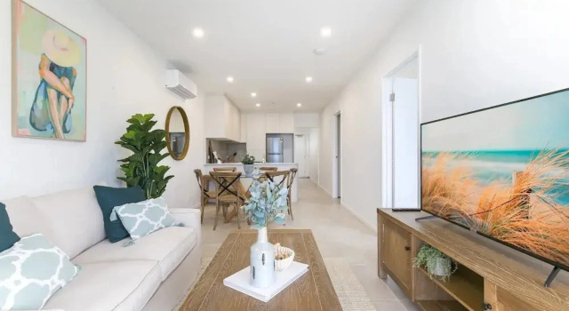 Oceanside Apartment With Bay Views