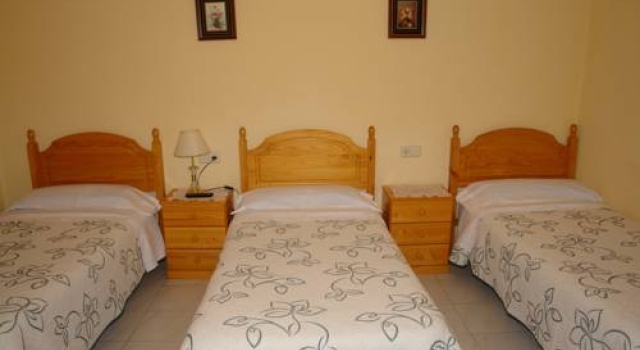 Hostal Dos Naciones, Забронировать Отель Мадрид Провинция Мадрид, рядом с Дом-музей Лопе де Вега
