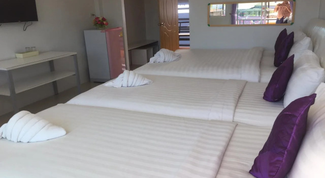 KT Park and Resort(เค ที ปาร์ค แอนด์ รีสอร์ท), Забронировать Курортный отель Отели Канчанабури с парковкой, рядом с Железнодорожный вокзал Канчанабури, Парковка