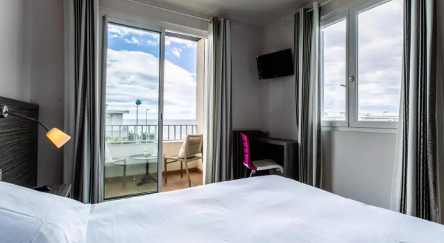 Двухместный номер Standard с балконом Hôtel du Midi Plage