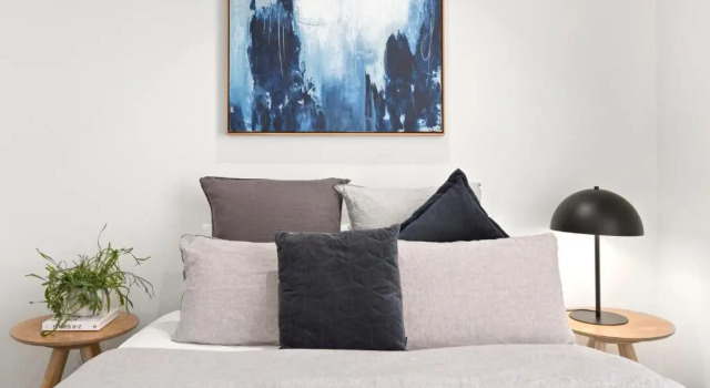 Luxuria Apartments - EQ Tower