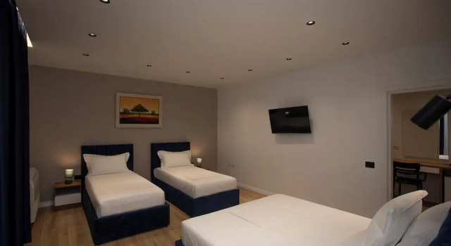 Четырёхместный семейный номер Standard с видом на город Villa Klaus Center Hotel
