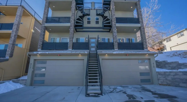 4BR Mnt Viewsmodern Urbanityrooftop Patio