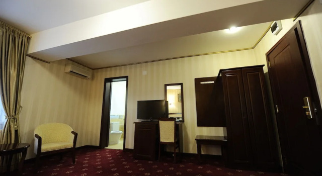 Hotel Mondial, Đặt Khách sạn Khách sạn ở Danube Delta bao gồm bữa sáng, Bữa sáng