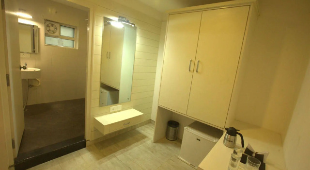 Royal shades kodihali, Забронировать Отель Отели штата Карнатаки с парковкой, Парковка