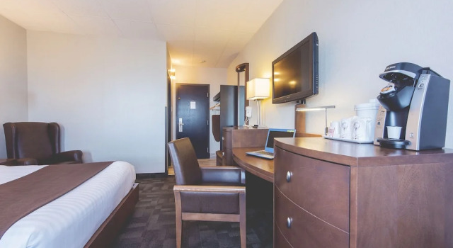 Двухместный номер Superior с балконом Hotel Continental Centre-Ville