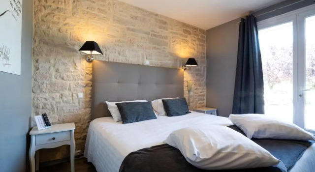Hôtel Parc Adélie - Logis Hôtels, Забронировать Отель Отели Côte-d'Or с бассейном, Бассейн
