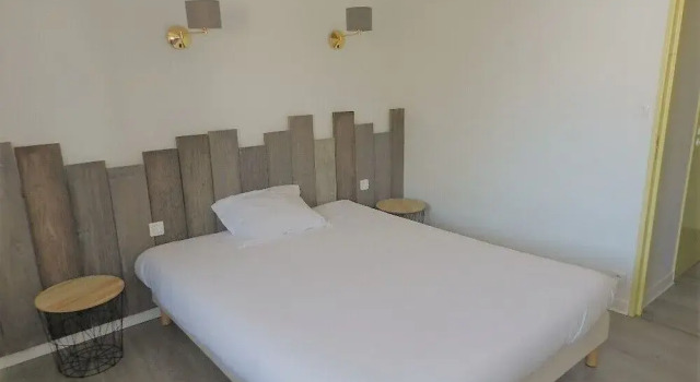 Les Provinciales Hotel & Restaurent, Prenota Hotel Arpajon-sur-Cere Cantal