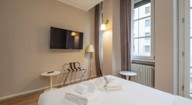 Freguglia G - Large Studio Suite Close to Duomo, Забронировать Отель Отели Милана с парковкой, рядом с Универмаг Excelsior, Парковка