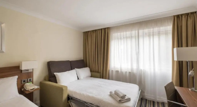 Двухместный семейный номер Standard Holiday Inn Swindon by IHG