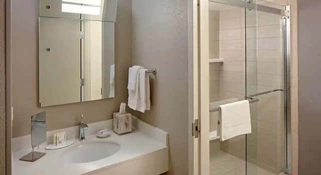 Четырёхместный номер Standard с 2 комнатами Courtyard by Marriott Key West Waterfront