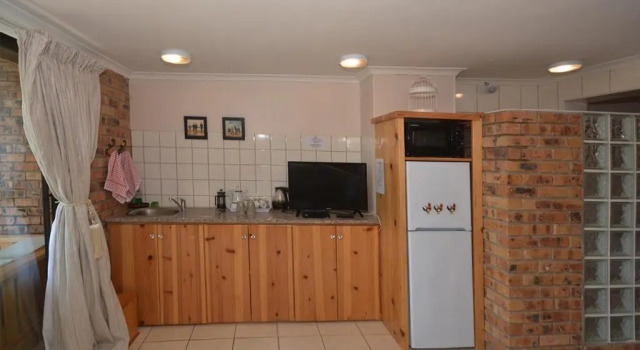 Двухместный номер Standard с балконом и с видом на море IRONWOOD LODGE