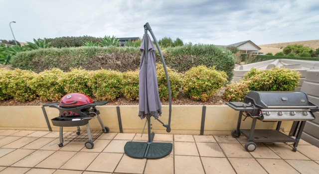 SALT - 37 Oceanview Drive, Book Hotel  