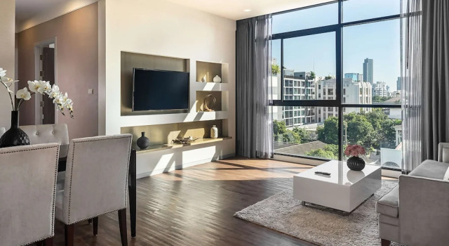 Люкс Deluxe с 2 комнатами с балконом Metropolis Suites Bangkok, Tapestry Collection by Hilton