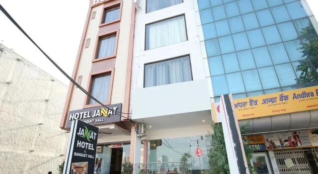 OYO 14099 Hotel The kuber, Забронировать Отель Зиракпур штат Харьяна