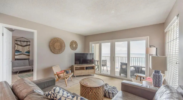 412 Beach Place Condo, Забронировать Отель Мадейра-Бич Сент-Пит-Бич, рядом с Мини-гольф Golf Beaches Blacklight Mini Golf