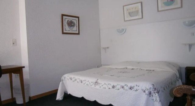 Hôtel Le Square, Rezervovat Hotel Hotely v Hautes-Pyrénées s parkováním, Parkování