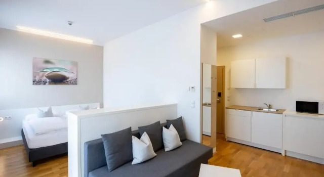 Люкс с балконом sHome Self-Check-in Hotel Graz