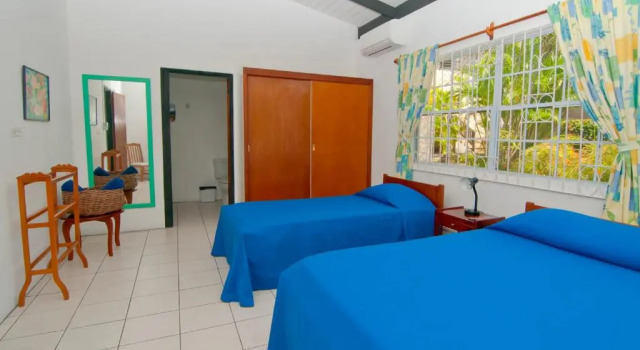 Коттедж Lance Aux Epines Cottages
