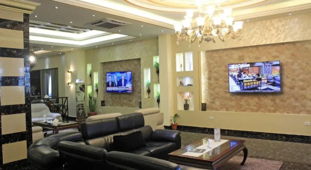 Boulevard Palace Hotel, Buchen Sie Hotel Monrovia Greater Monrovia