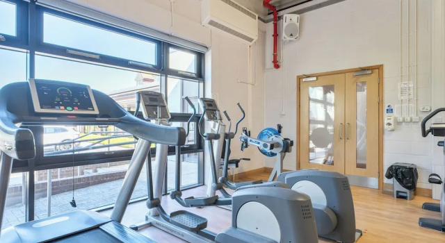 Коттедж Marine Court Two Bedroom Second-floor Apartment 33