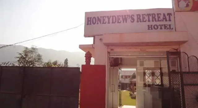 Honeydew's Retreat, Забронировать Отель Отели штата Раджастхана с бассейном, Бассейн