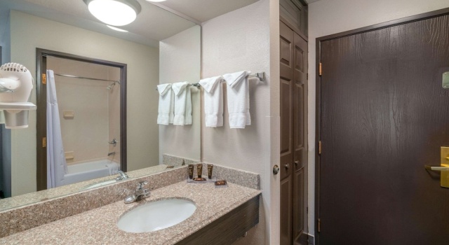 Двухместный люкс Wingate by Wyndham Memphis East
