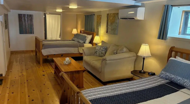 Четырёхместный номер Standard La Grange Country Inn