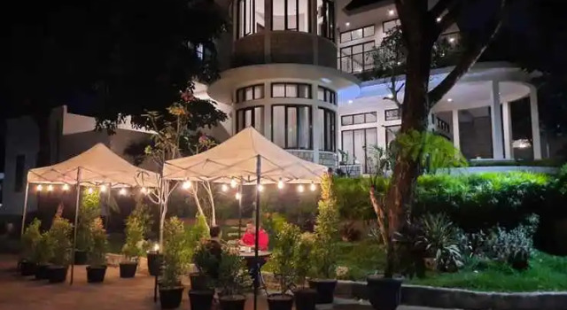 Greentrees Guest House, Book Guesthouse Guest Houses in East Java, Guesthouse