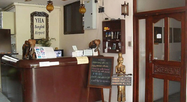 YHA Bangkok Airport - Hostel, Book Hostel / Vandrerhjem Bang Phli Samut Prakan Province