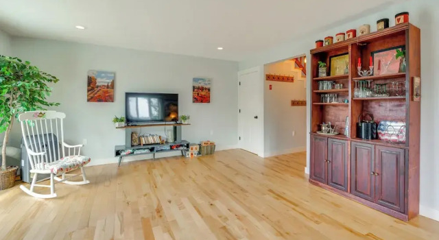 Mtn Views, On-site Trails! Spacious Bartlett Home