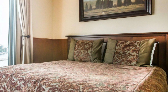 Четырёхместный номер Standard Yellowstone Valley Lodge, an Ascend Collection Hotel