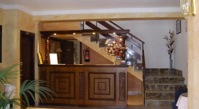 Hostal Alfonso, Book Hotel Hoteller i Capdepera med parkering, Parkering