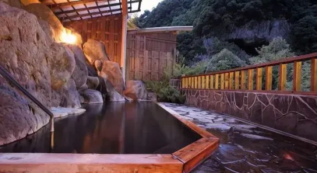 Номер Standard с видом на реку Yunotsuri Onsen Ryokan Keisenkaku