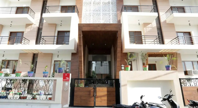 OYO 13435 Atithi Suites