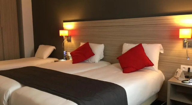 Трёхместный номер Standard The Originals City, Marne-la-Vallée Est, Meaux ,GLASSY HOTEL