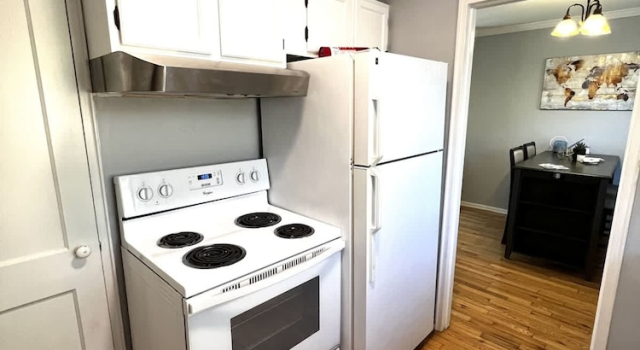 Коттедж Walkable 2BR Condo Near Greenway Mission