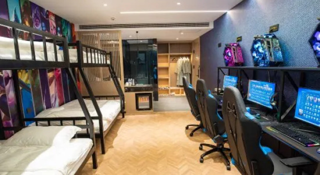 Кровать в общем номере QIANNA HOTEL GLORIOUS (Jiyuan Municipal Government)